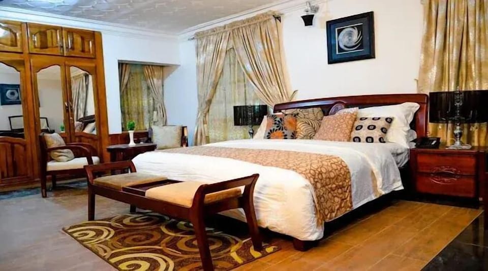 Deluxe Apartment, Balcony, City View | Desk, laptop workspace, soundproofing, free WiFi
