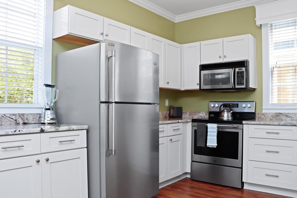 House, 1 King Bed with Sofa bed (Barefoot Cottage B49 - Seabbatical) | Private kitchen | Oven, toaster