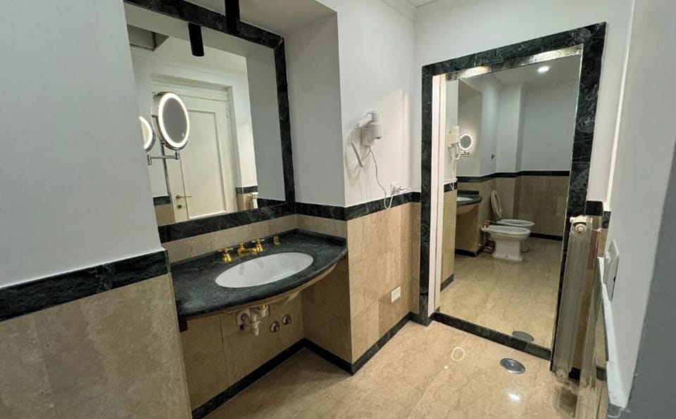 Deluxe Double Room, City View | Bathroom | Bathrobes, bidet