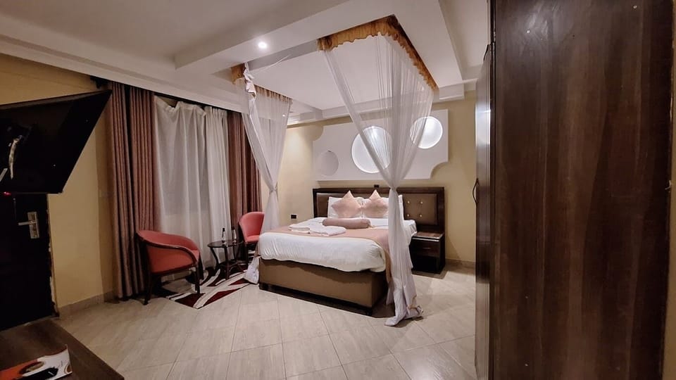 Executive Double Room, Balcony, Garden View | Free WiFi, bed sheets