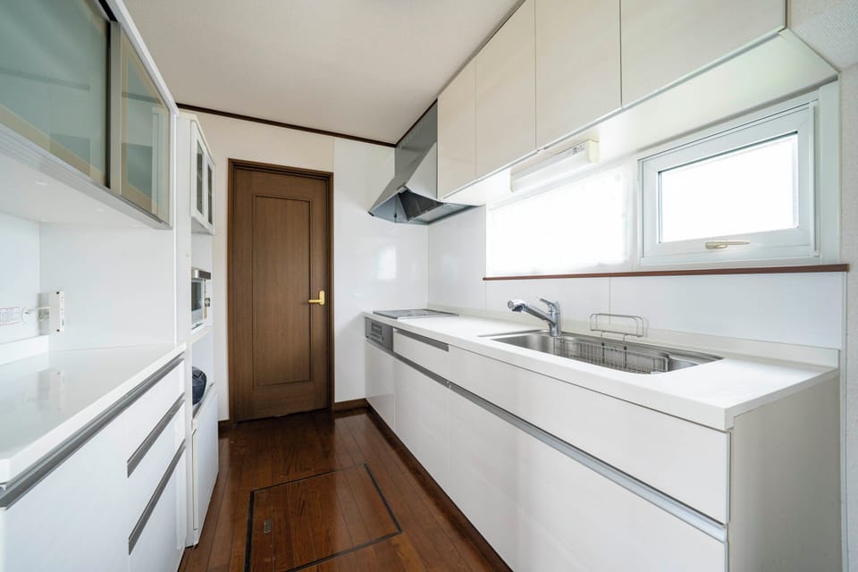 Fridge, microwave, stovetop, electric kettle