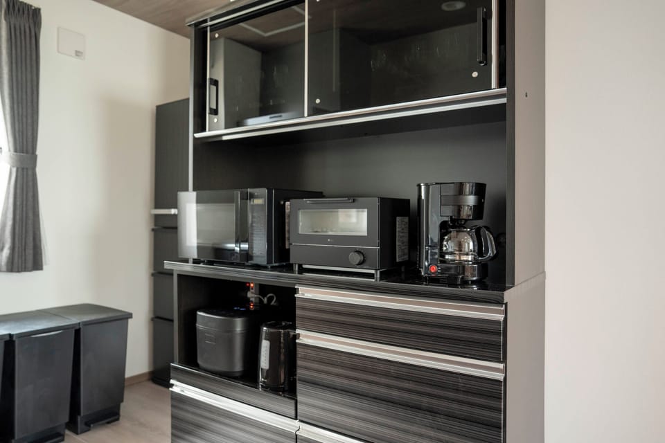 Fridge, microwave, stovetop, electric kettle