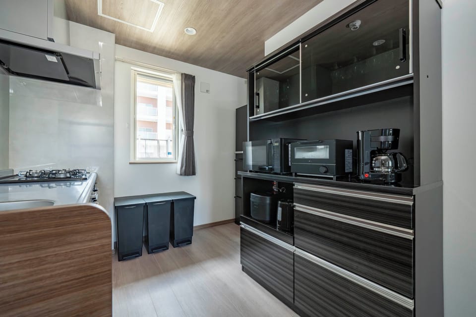 Fridge, microwave, stovetop, electric kettle