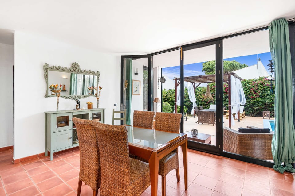 House | 3 bedrooms, high-speed internet