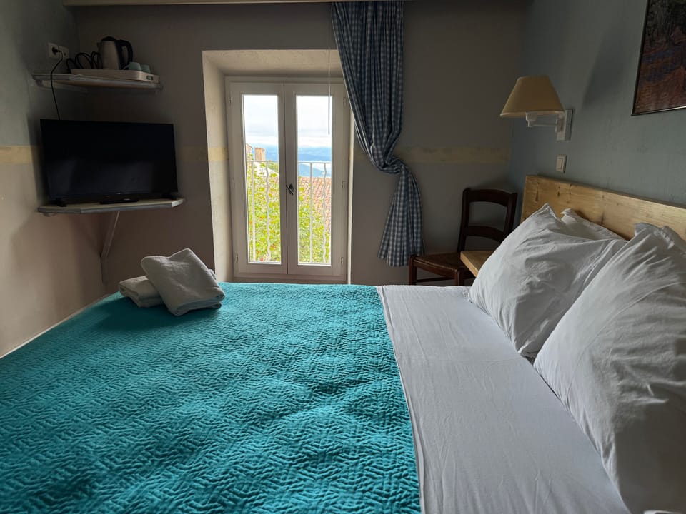 Comfort Double Room, City View | Free WiFi, bed sheets