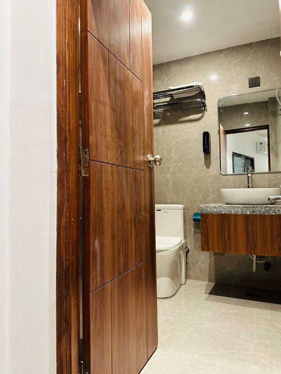 Family Room | Bathroom | Free toiletries, towels, soap