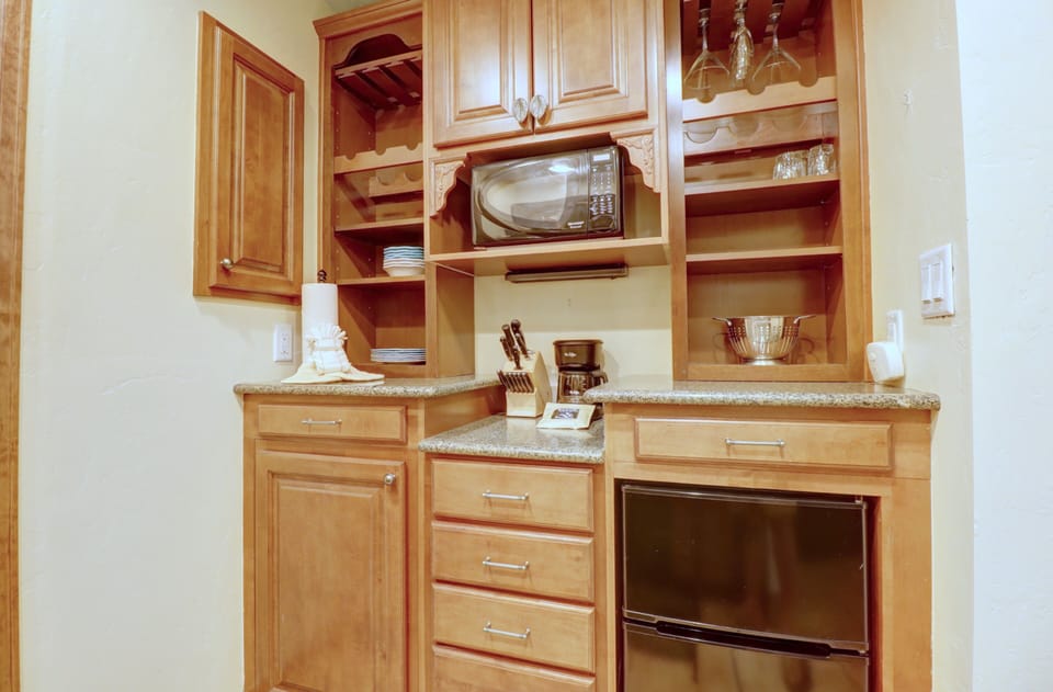 Studio | Private kitchen | Fridge, coffee/tea maker