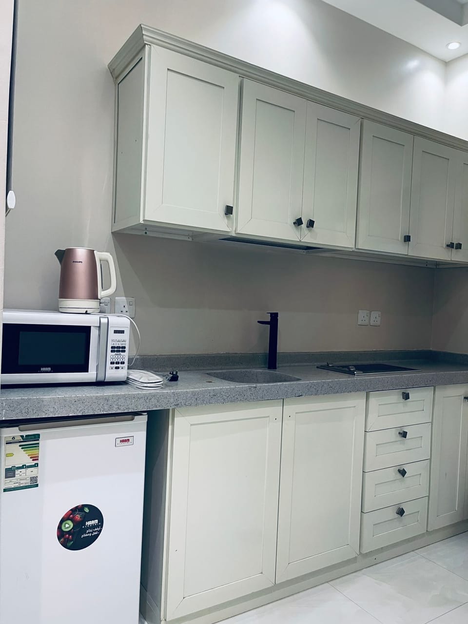 Apartment | Private kitchen | Mini-fridge, microwave, stovetop