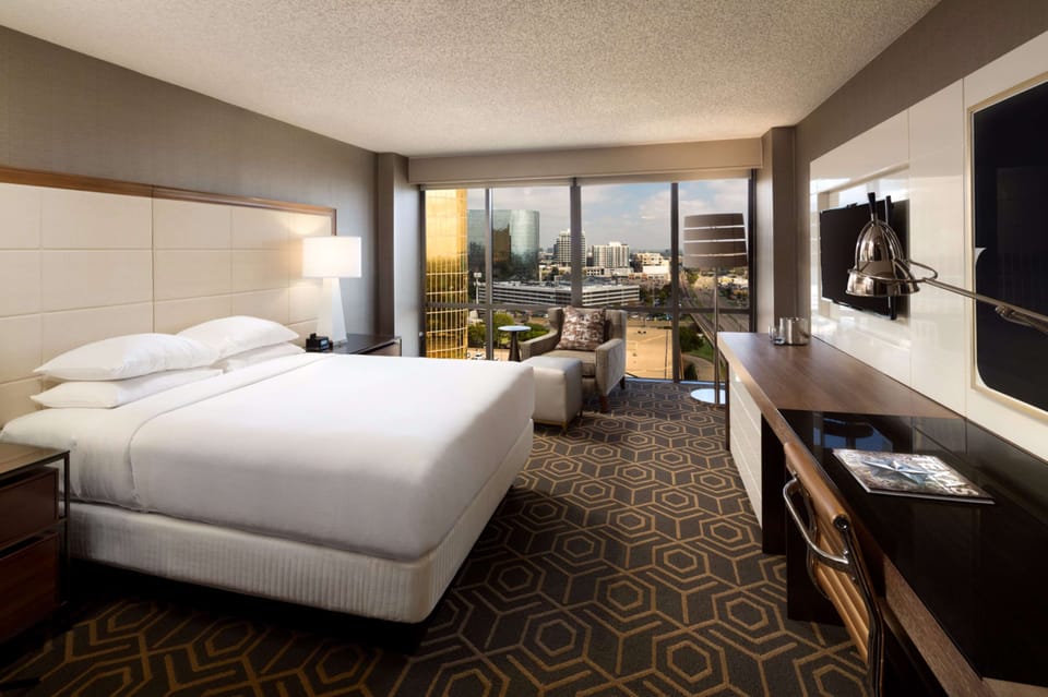 Room, Accessible, Bathtub | Down comforters, in-room safe, desk, blackout drapes