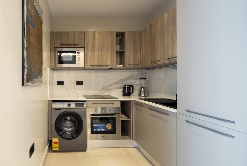 Deluxe Studio | Private kitchen | Electric kettle