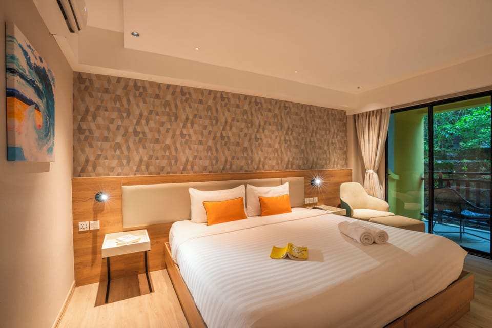 Deluxe Double Room (with Balcony) | Free WiFi, bed sheets