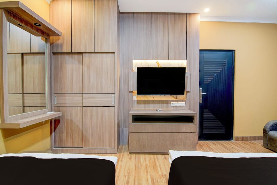 Deluxe Twin Room | Desk, free WiFi, bed sheets