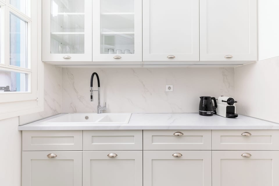 Apartment, 2 Bedrooms, Balcony | Private kitchen | Coffee/tea maker, electric kettle
