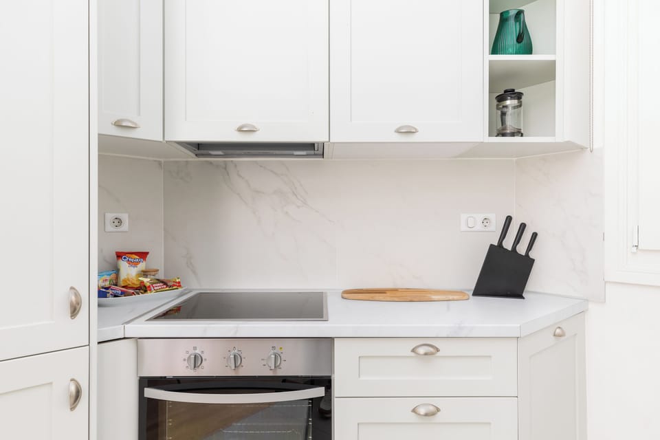 Apartment, 2 Bedrooms, Balcony | Private kitchen | Coffee/tea maker, electric kettle