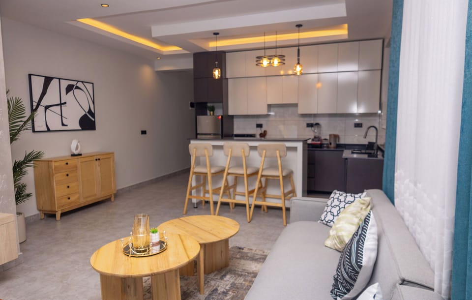 Deluxe Apartment, 2 Bedrooms, Balcony, City View | Living area