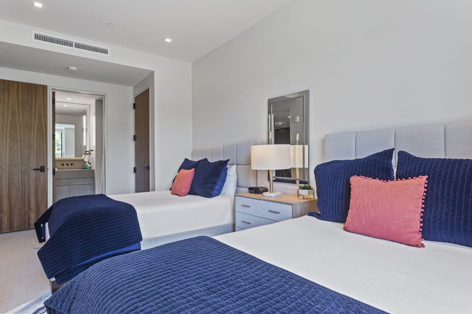Condo, 2 Bedrooms | 2 bedrooms, iron/ironing board, WiFi (free)