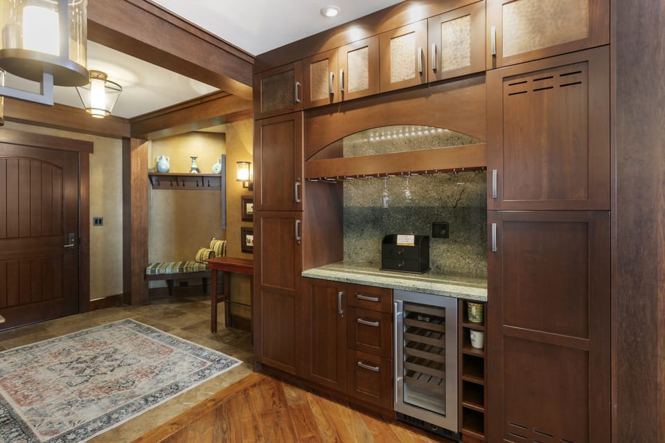 Condo, 3 Bedrooms | Interior