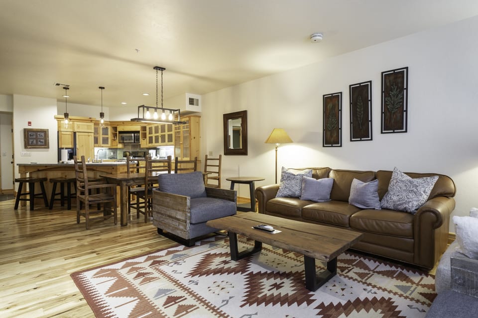 Condo, 2 Bedrooms | Living area | Smart TV