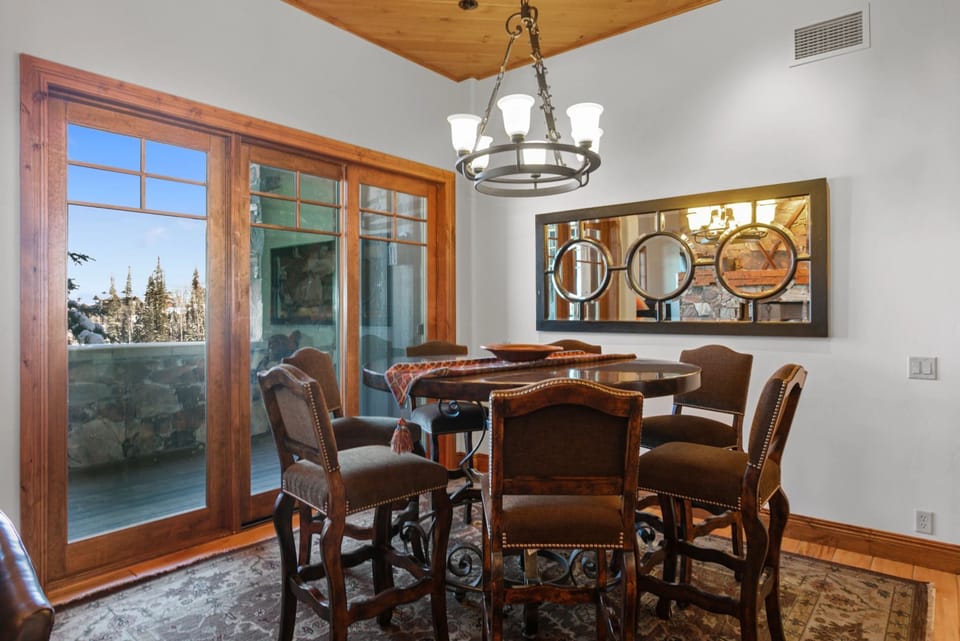 Condo, 3 Bedrooms | Dining