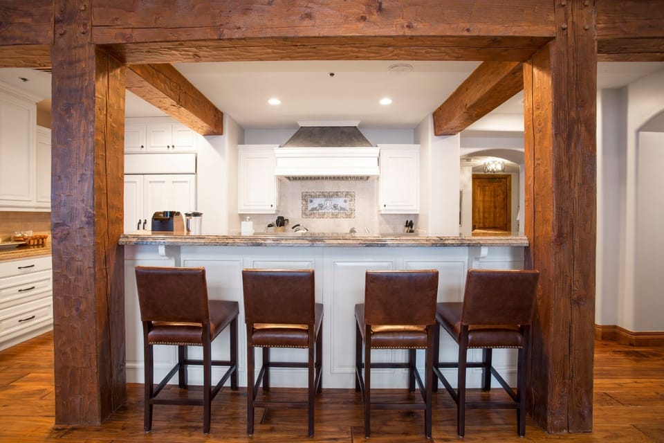 Condo, 5 Bedrooms | Private kitchen | Coffee/tea maker, fridge, oven, toaster