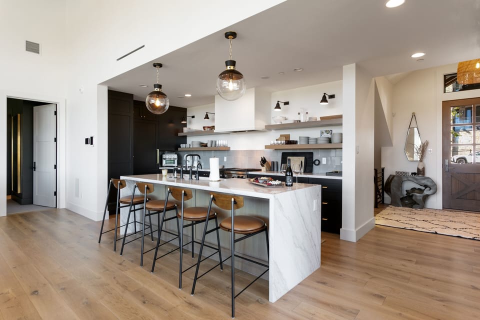 Condo, 5 Bedrooms | Private kitchen | Coffee/tea maker, fridge, oven, toaster