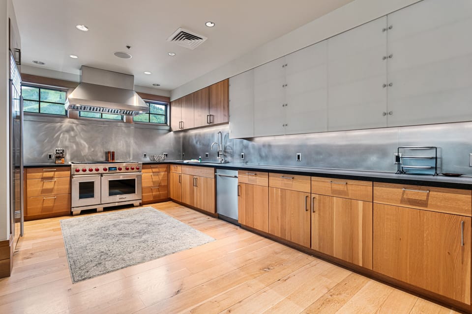 Condo, 4 Bedrooms | Private kitchen | Coffee/tea maker, fridge, oven, toaster