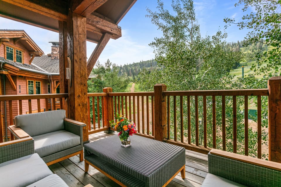Condo, 4 Bedrooms | Property grounds