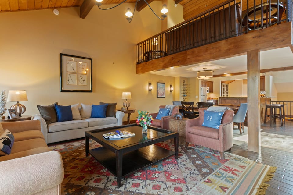 Condo, 3 Bedrooms | Living area | Smart TV