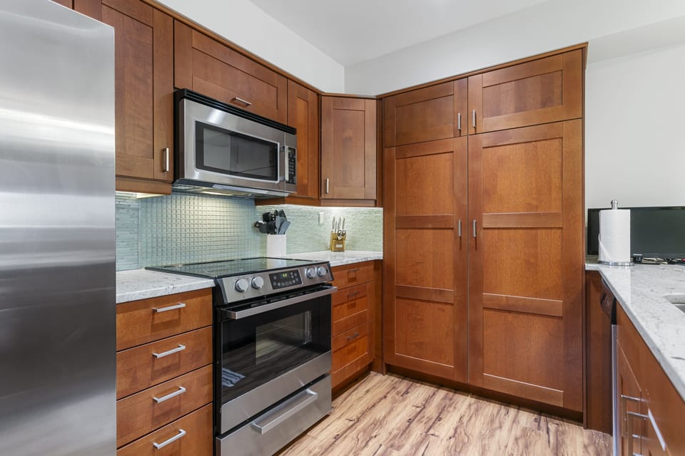 Condo, 3 Bedrooms | Private kitchen | Coffee/tea maker, fridge, oven, toaster