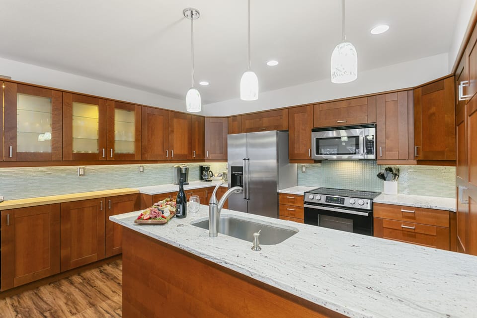 Condo, 3 Bedrooms | Private kitchen | Coffee/tea maker, fridge, oven, toaster