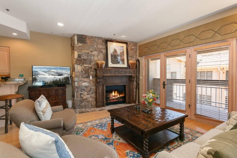 Studio | Living area | Smart TV
