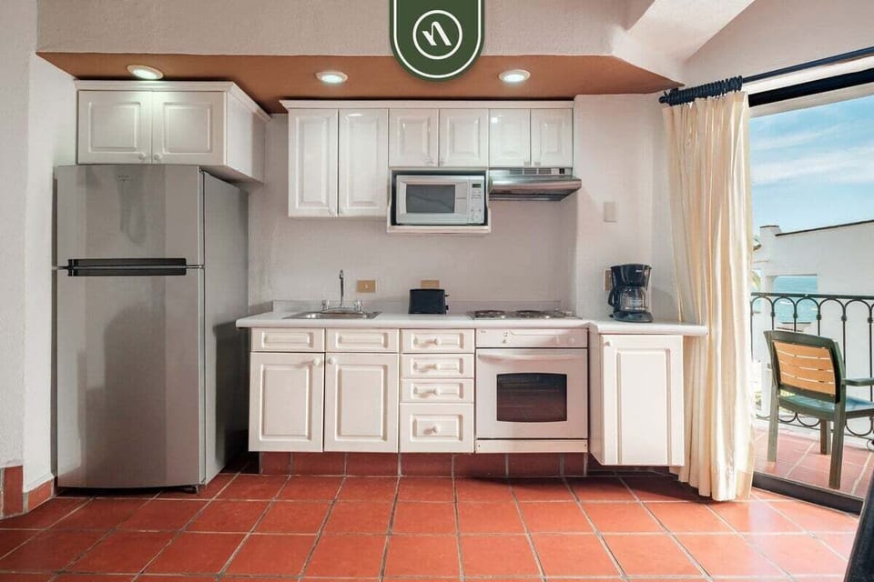 Condo, 1 Queen Bed with Sofa bed, Balcony, Ocean View (One Beach Street 405 B) | Private kitchen