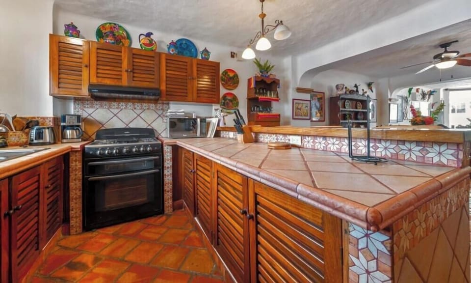Apartment, Multiple Beds, Pool Access, Ocean View (802-VistadelSol) | Private kitchen