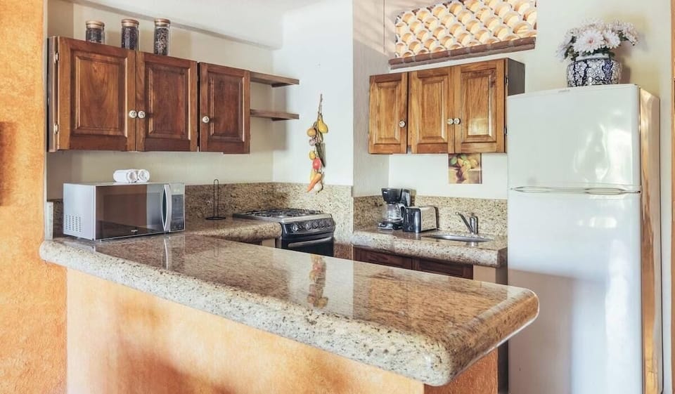 Condo, 1 King Bed, Pool Access, Ocean View (301-Plaza Mar) | Private kitchen