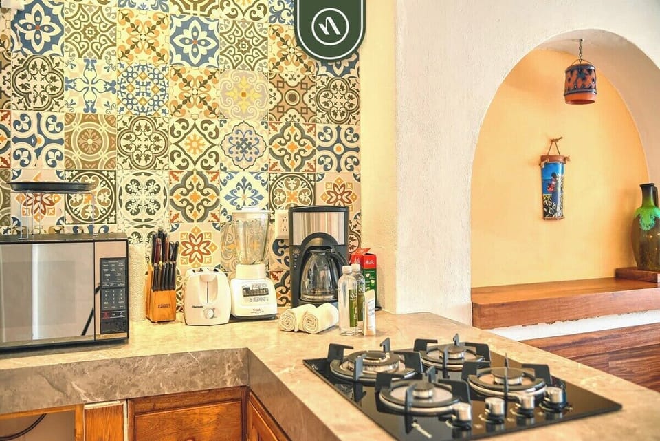 Apartment, 1 King Bed, Balcony, Ocean View (606 Plaza Mar) | Private kitchen