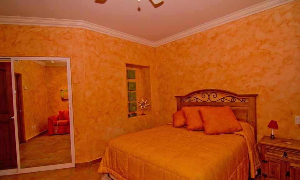 Apartment, Multiple Beds, Balcony, Ocean View (Las Mañanitas LM E3303) | 3 bedrooms, individually decorated, individually furnished, bed sheets