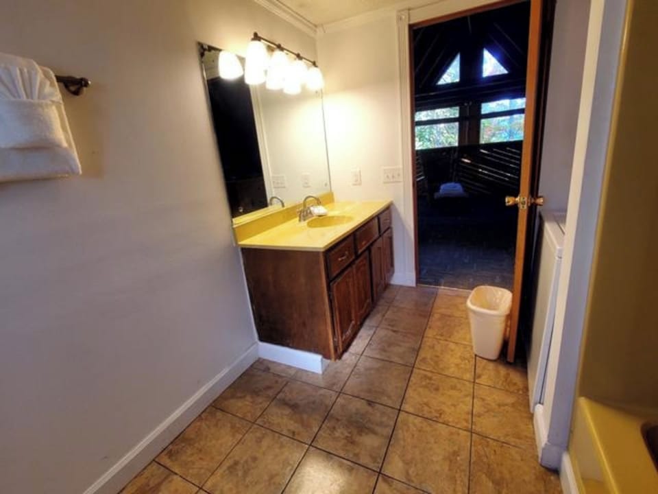 Signature Cabin, 3 Bedrooms, Patio, Mountainside | Bathroom | Free toiletries, hair dryer, towels, soap