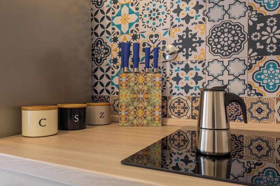 Apartment, 1 Double Bed | Private kitchen | Fridge, microwave, oven, stovetop