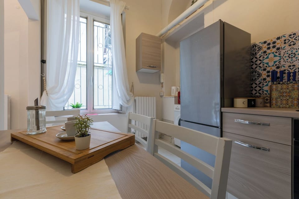 Apartment, 1 Double Bed | Private kitchen | Fridge, microwave, oven, stovetop