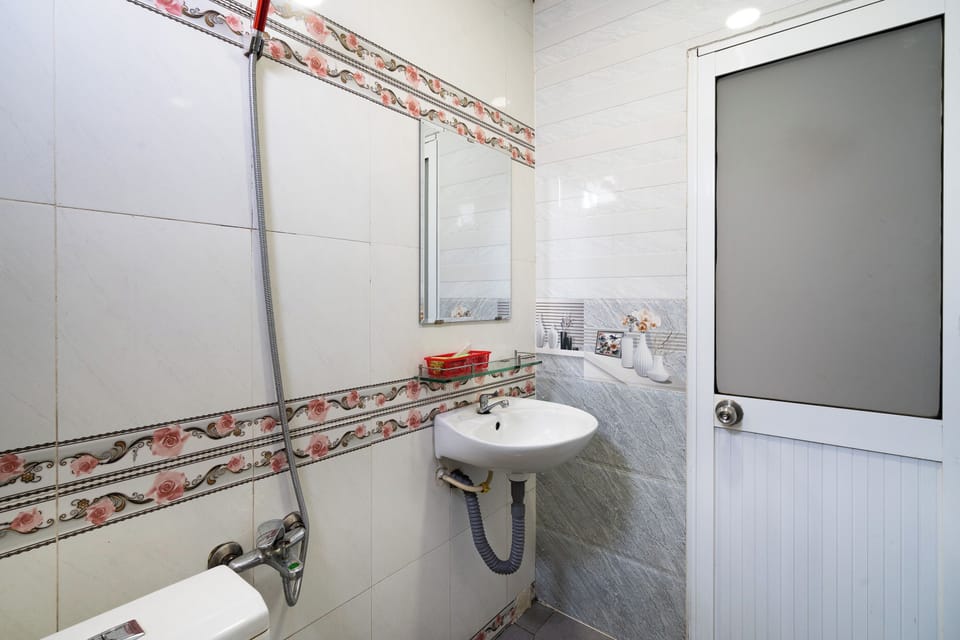 Superior Family | Bathroom | Shower, free toiletries, towels, soap