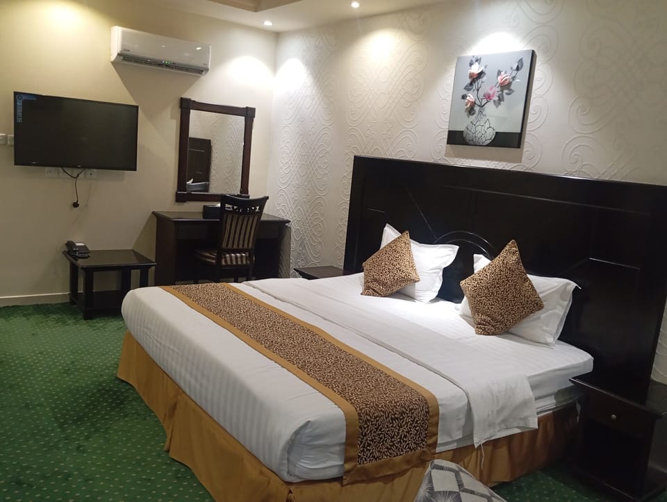 Blackout drapes, soundproofing, iron/ironing board, free WiFi