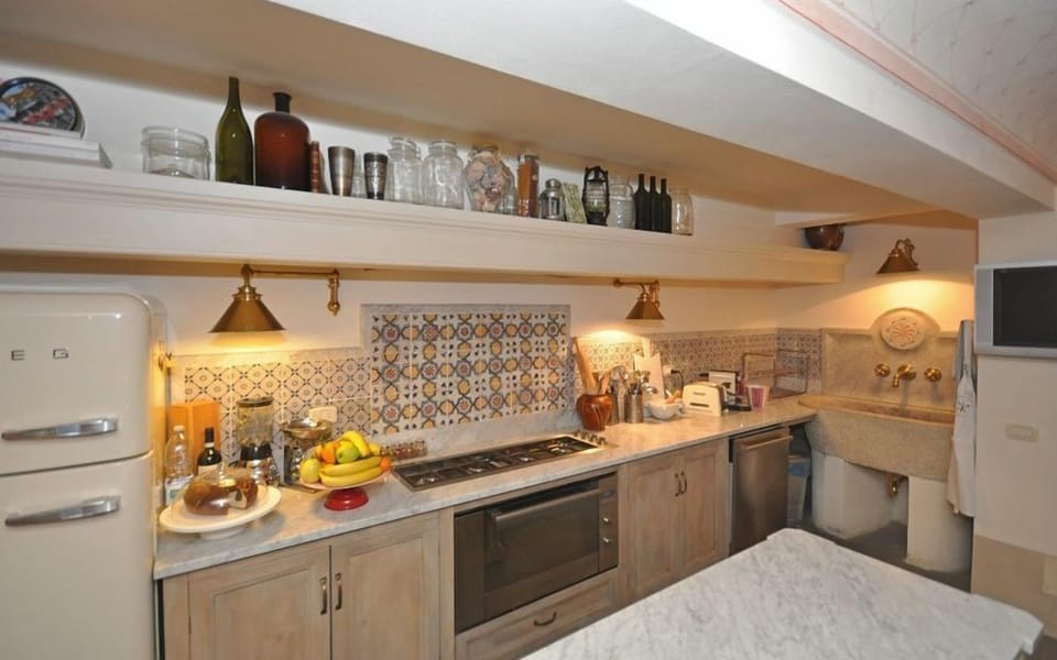 Panoramic House, 2 Bedrooms (Villa Nova) | Private kitchen | Full-size fridge, microwave, oven, stovetop