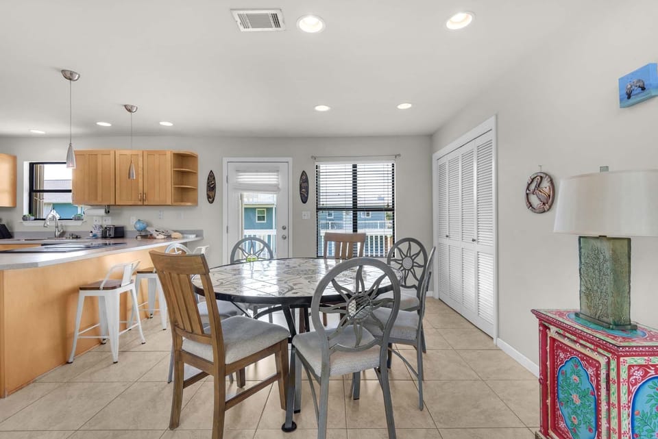 House, Multiple Beds (Blue Heron) | Dining