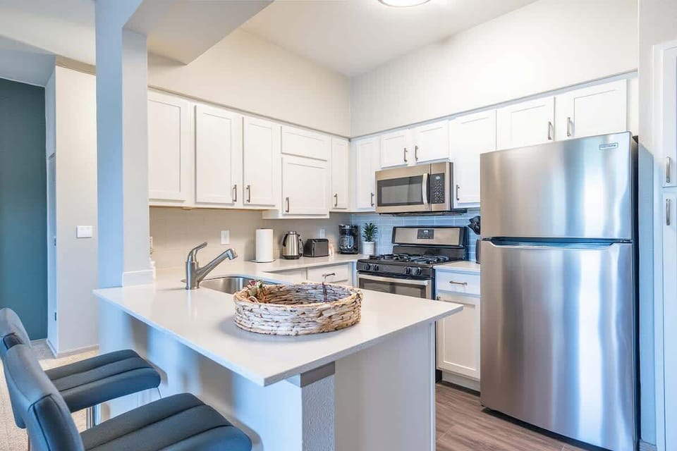 Standard Apartment, 1 Bedroom (Apartment) | Private kitchen | Full-size fridge, microwave, stovetop, dishwasher