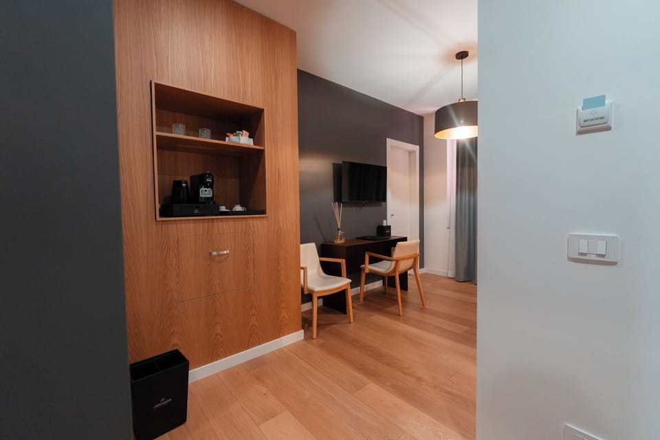 Deluxe Double Room | In-room safe, blackout drapes, soundproofing, WiFi (free)
