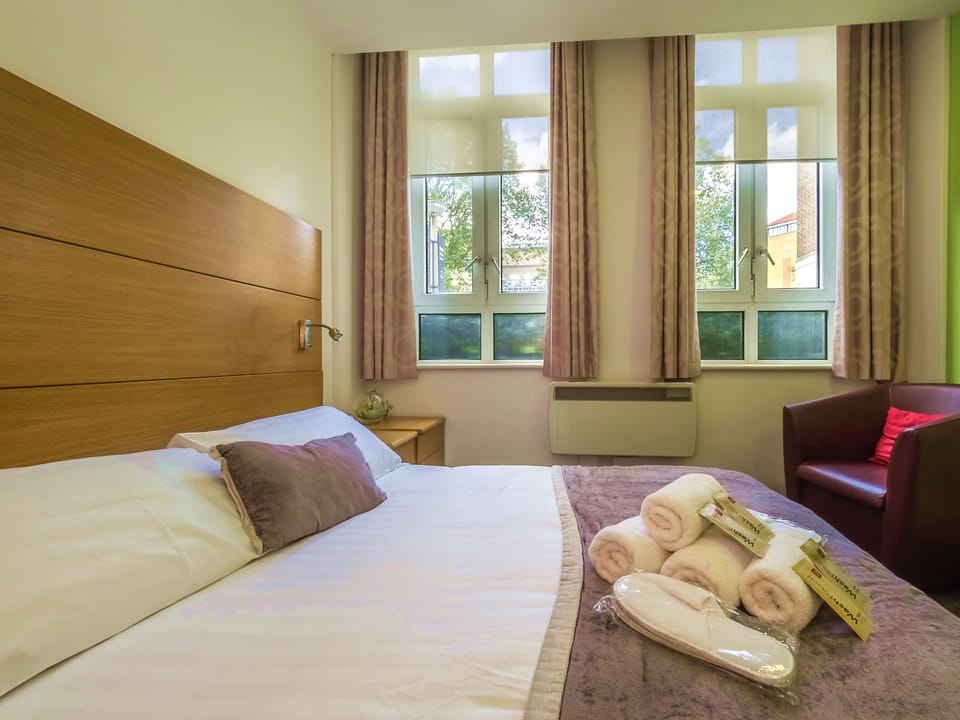 Superior Suite, 1 Double Bed | Desk, laptop workspace, free WiFi, bed sheets