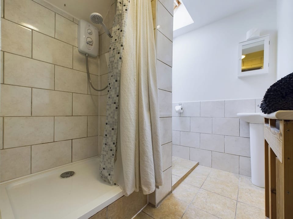 Shower, towels
