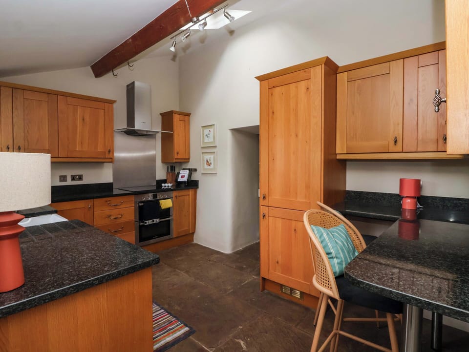Fridge, dishwasher, toaster, cookware/dishes/utensils