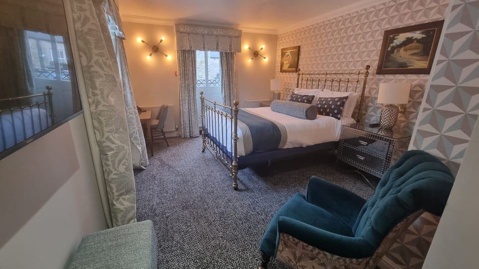 Superior Suite, Non Smoking, Sauna | Hypo-allergenic bedding, individually decorated, individually furnished