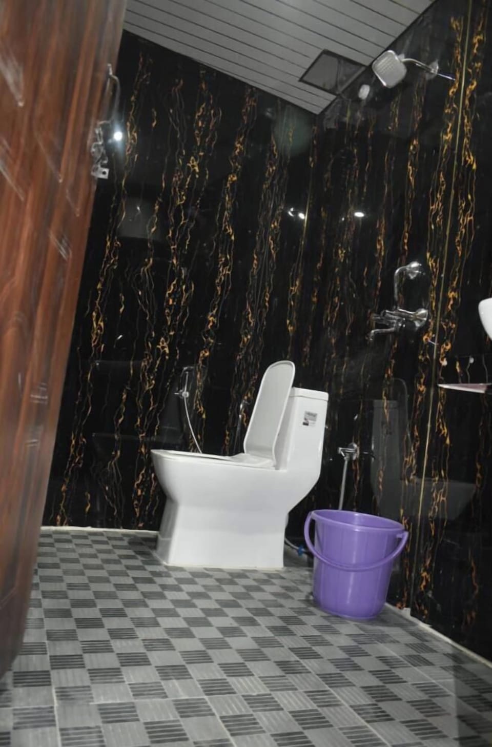Shower, free toiletries, towels, soap